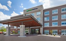 Holiday Inn Express & Suites - Grand Rapids Airport - South By Ihg